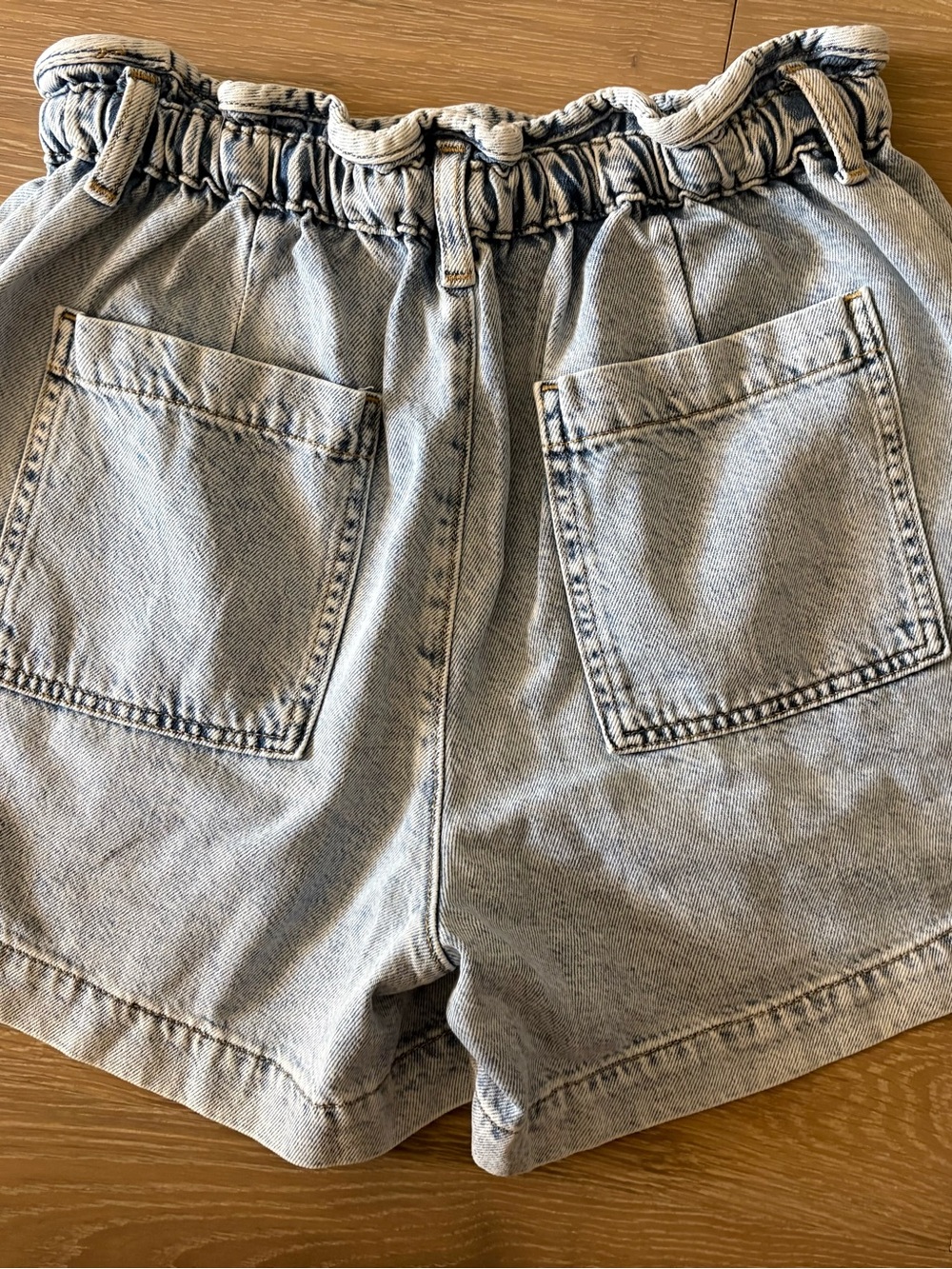 Light Wash Denim Paperbag Waist Shorts Small (4-6) - Picture 2 of 8